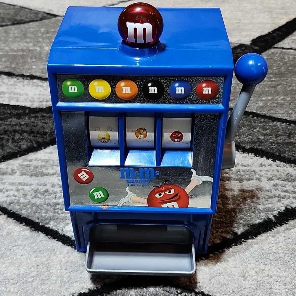 VINTAGE BLUE M&M WORLD COLLECTIBLE MEMORABILIA